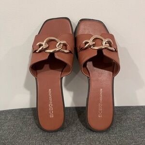 BCBGeneration Brown Leather sandals with Chain Detail/size 6